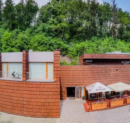 Restaurace A Hrebikarna 3*