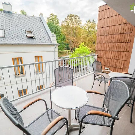 Restaurace A Hřebíkárna Penzion Chomutov