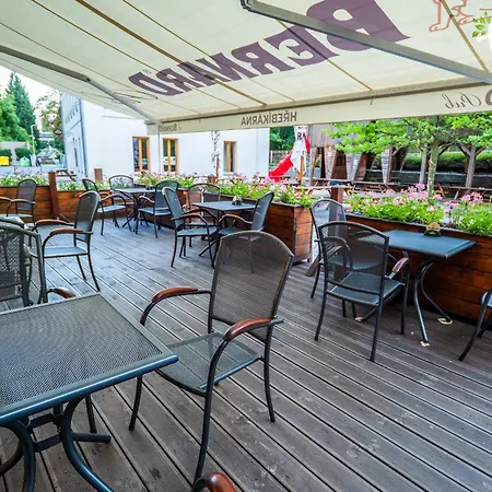Restaurace A Hřebíkárna Penzion