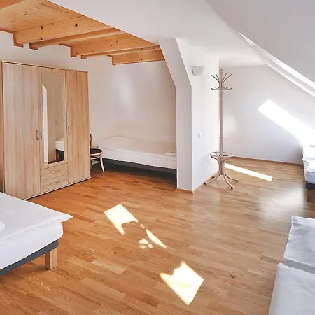 Restaurace A Hrebikarna 3* Chomutov