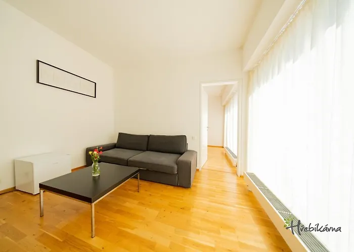 Restaurace A Hřebíkárna Affittacamere Chomutov