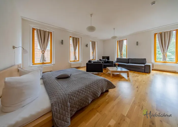 Restaurace A Hřebíkárna 3* Chomutov