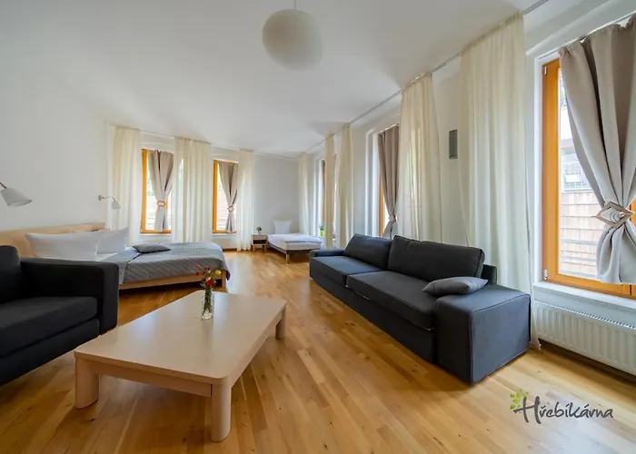 Restaurace A Hřebíkárna Affittacamere Chomutov