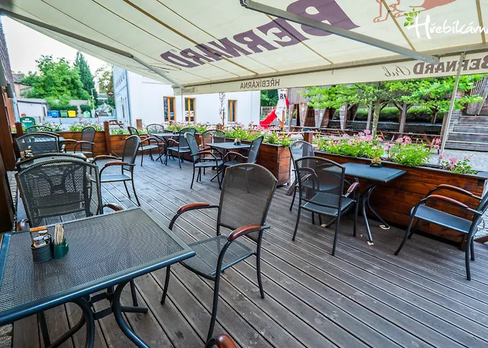 Restaurace A Hřebíkárna Affittacamere