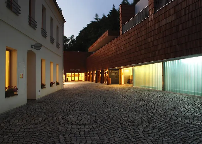 Restaurace A Hřebíkárna Affittacamere Chomutov
